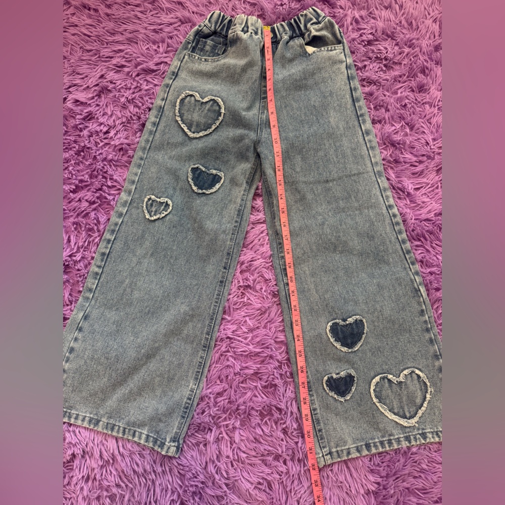 Girls Heart Patch Jeans. Elastic waist.